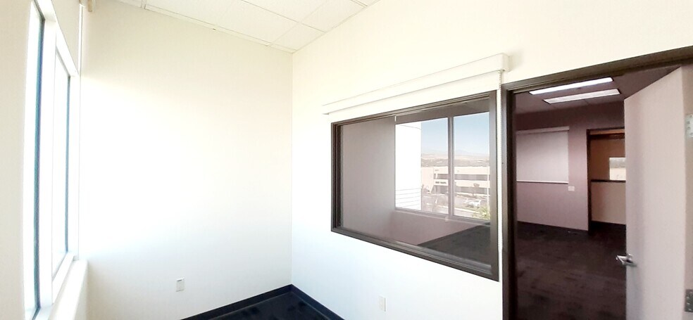 More Photos Of 17588 Rowland St, City of Industry Light Distribution For Lease