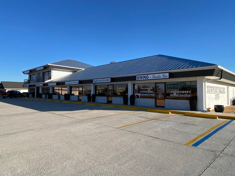 More Photos Of 3579 S Access Rd, Englewood Loft Creative Space For Sale