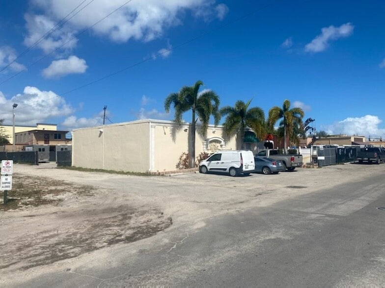 More Photos Of 2031 NW 22nd St, Pompano Beach Warehouse For Lease