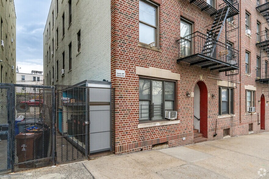 More Photos Of 21-51 27th St, Astoria Apartments For Sale