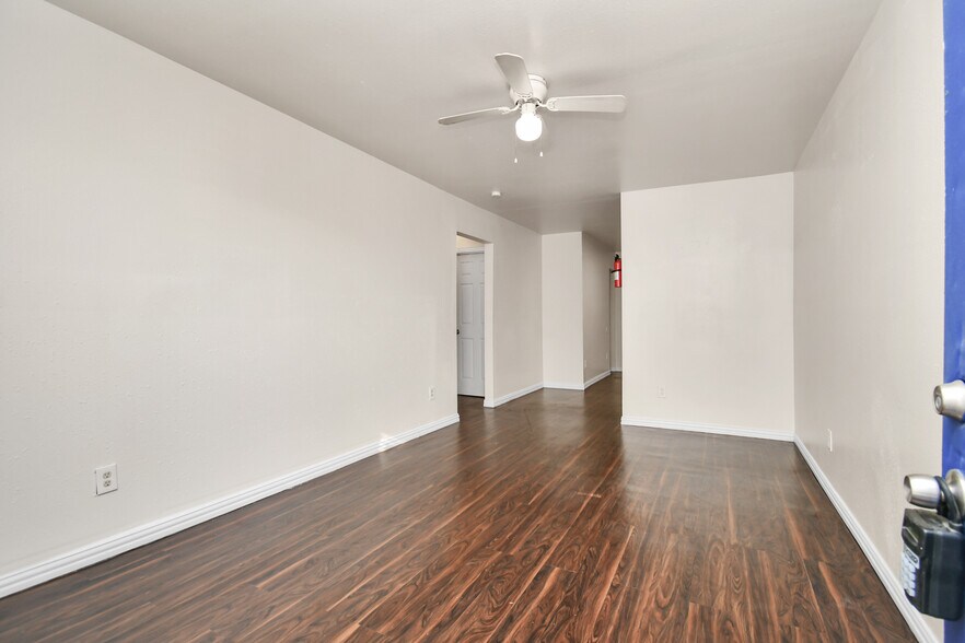 More Photos Of 4201-4203 Phlox St, Houston Apartments For Sale