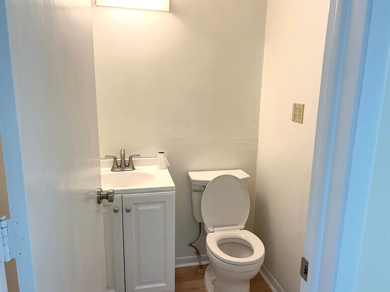 More Photos Of 4501 N Armenia Ave, Tampa Medical For Lease