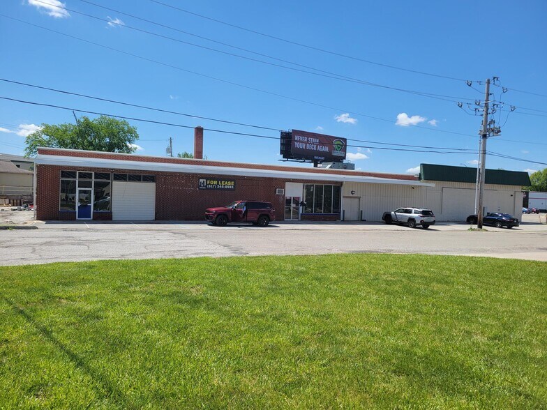 More Photos Of 3301 S East St, Indianapolis Flex For Sale