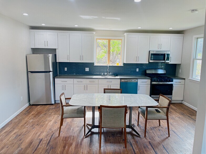 More Photos Of 218 NY-296, Windham Hotel For Sale