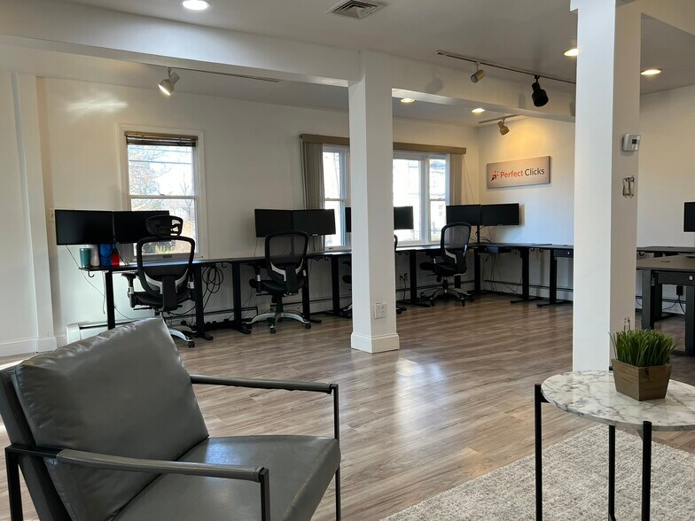 More Photos Of 354 Kingston Rd, Parsippany Office Residential For Lease