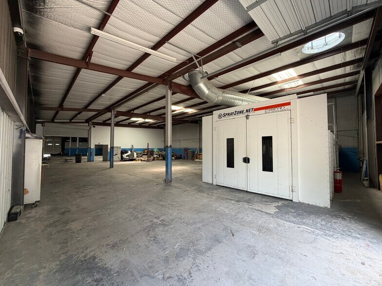 More Photos Of 9206 Richmond Ave, Houston Warehouse For Lease