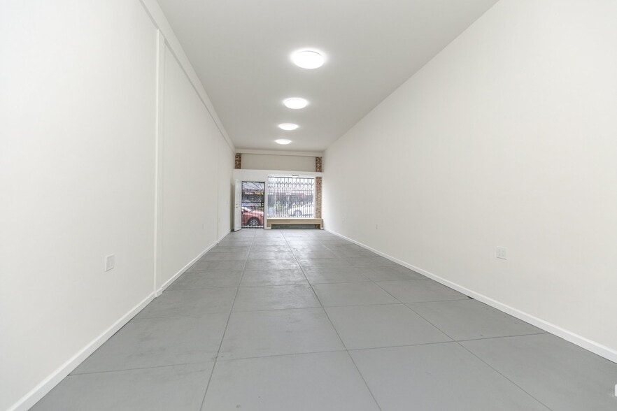 More Photos Of 5865-5871 Melrose Ave, Los Angeles Storefront Retail Office For Lease