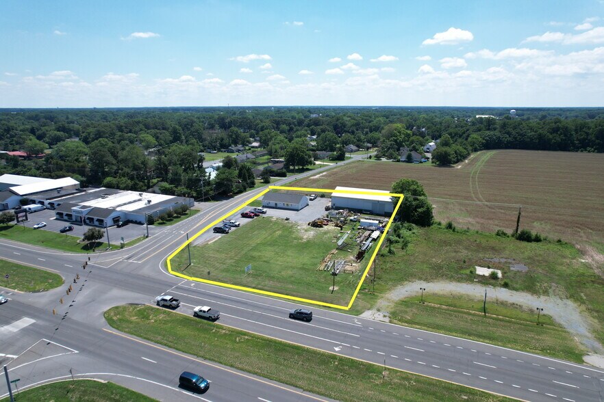 More Photos Of 11027 Delaware Ave, Laurel Land For Sale