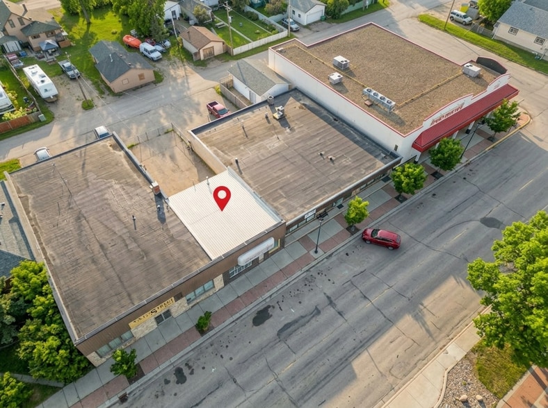 More Photos Of 227 6th St, Beiseker Storefront For Sale