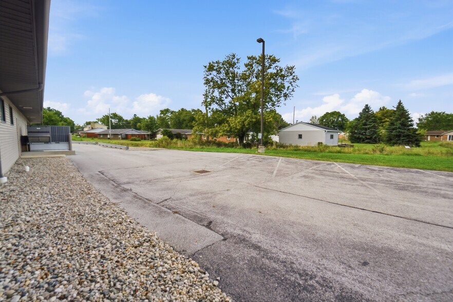 More Photos Of 375 N Eastown Rd, Lima Medical For Lease