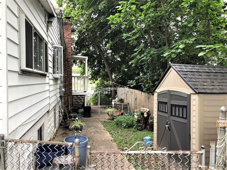 More Photos Of 111 Wyona Ave, Selden Specialty For Sale