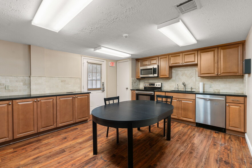 More Photos Of 2200 Sciaaca Rd, Spring Office For Sale