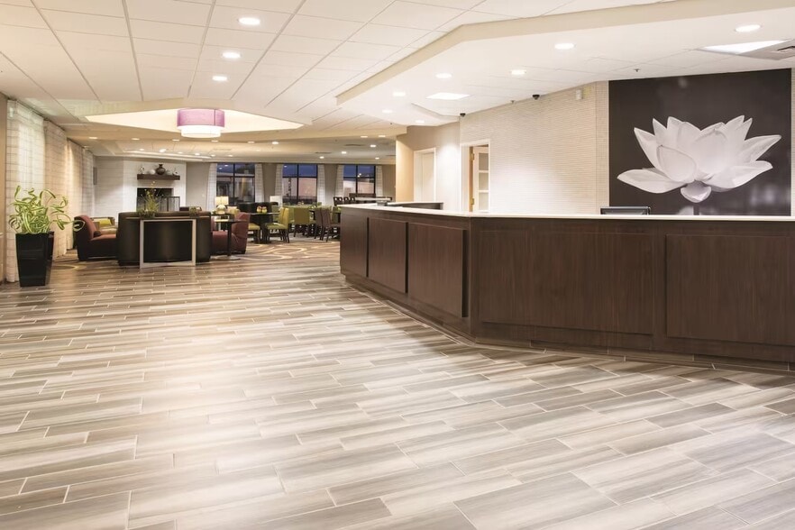 More Photos Of 9009 E Arapahoe Rd, Greenwood Village Hotel For Sale