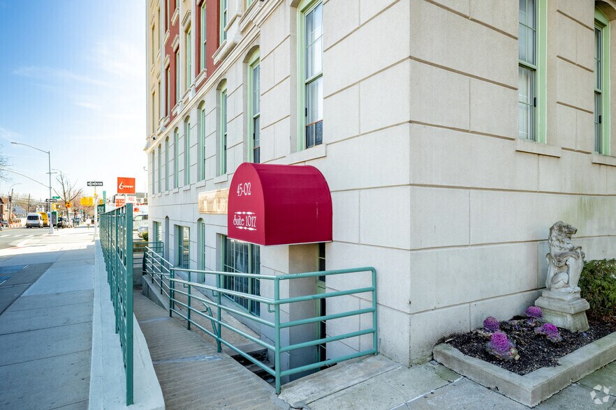 More Photos Of 4502 Ditmars Blvd, Astoria Apartments For Lease