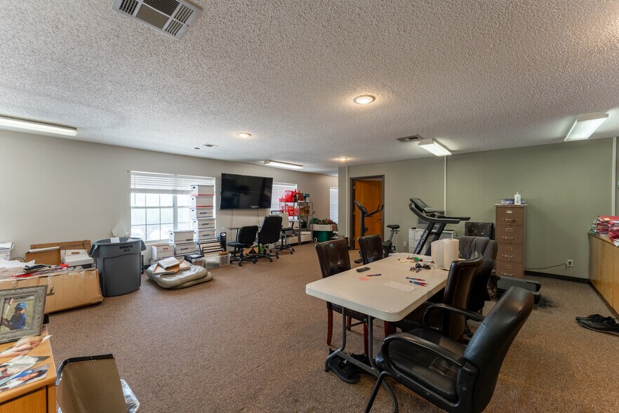 More Photos Of 2003 Medical Pky, San Marcos Medical For Sale