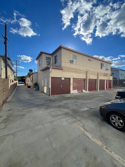 More Photos Of 16037 Gault St, Van Nuys Apartments For Sale