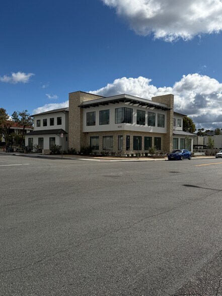 More Photos Of 420 Pennsfield Pl, Thousand Oaks Medical For Lease
