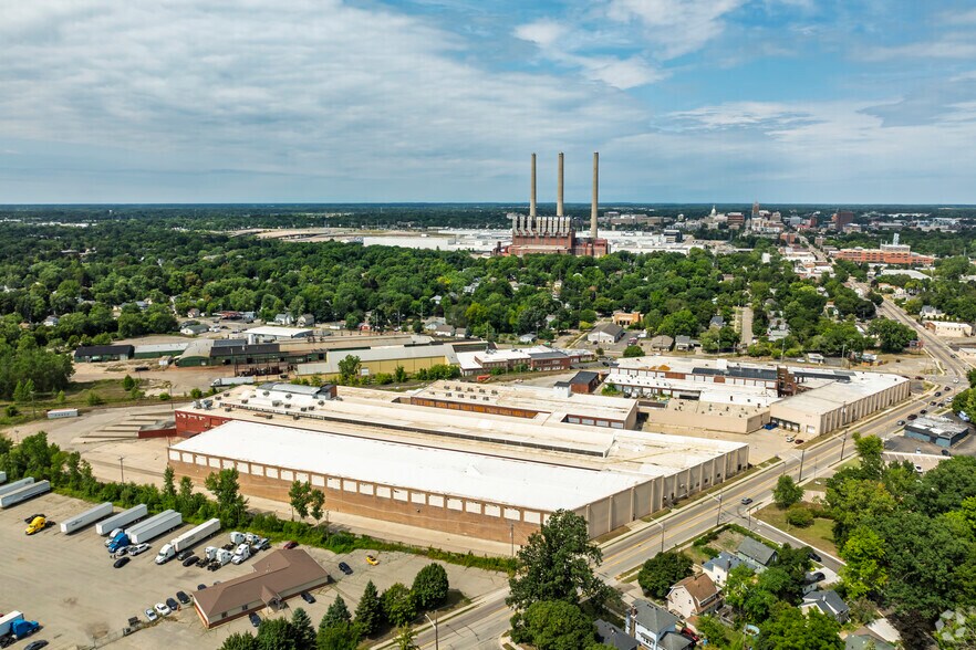 More Photos Of 2100 S Washington Ave, Lansing Warehouse For Lease