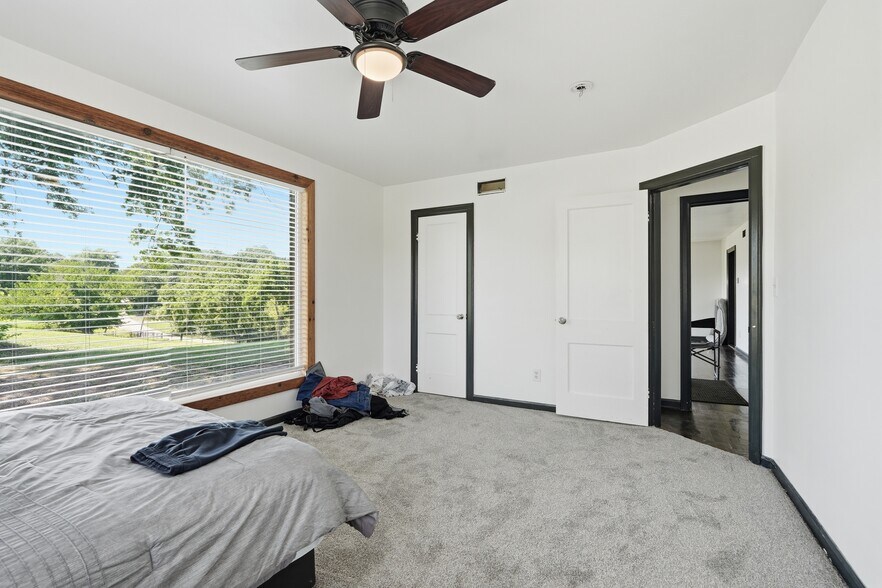 More Photos Of 10907 E 87th St, Raytown Multifamily For Sale