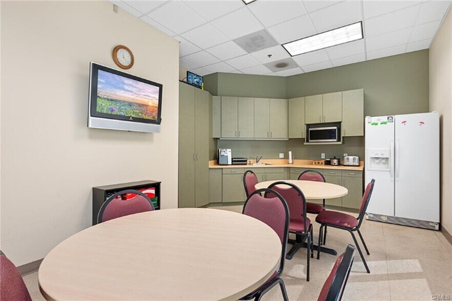 More Photos Of 5839 Pine Ave, Chino Hills Coworking Space