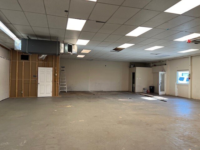 More Photos Of 440-460 Copper Dr, Wilmington Warehouse For Lease