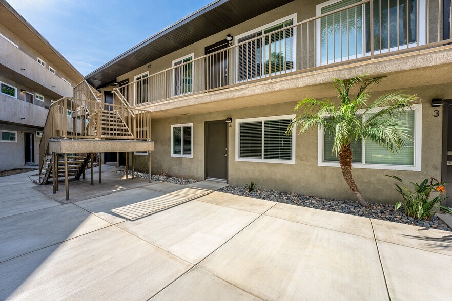 More Photos Of 2777 Nimitz Blvd, San Diego Apartments For Sale