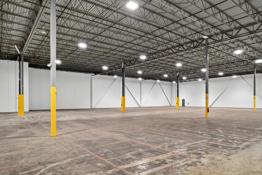 More Photos Of 10 Panas Rd, Foxborough Warehouse For Lease