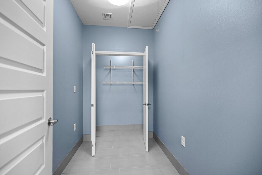 More Photos Of 276 E Pine St, Ponchatoula Office For Sale