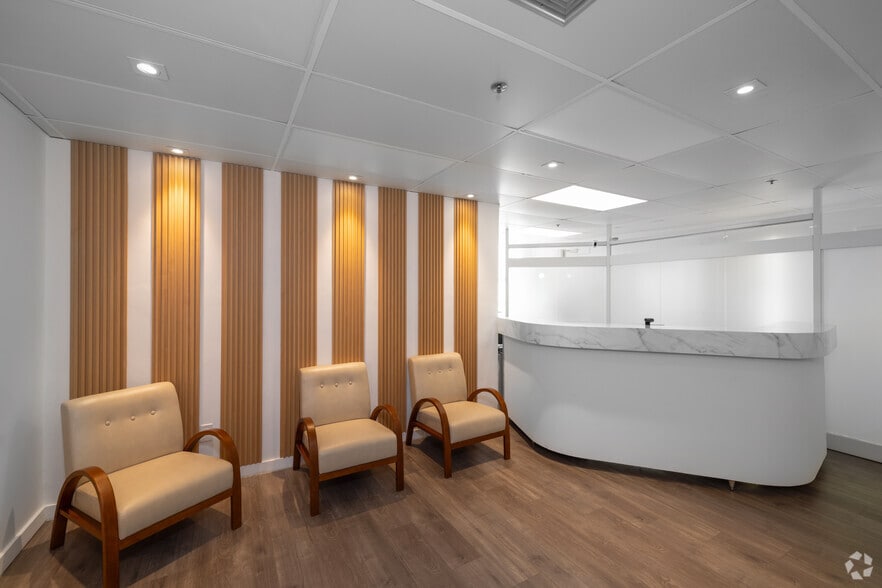 More Photos Of 25 SE 2nd Ave, Miami Office For Lease