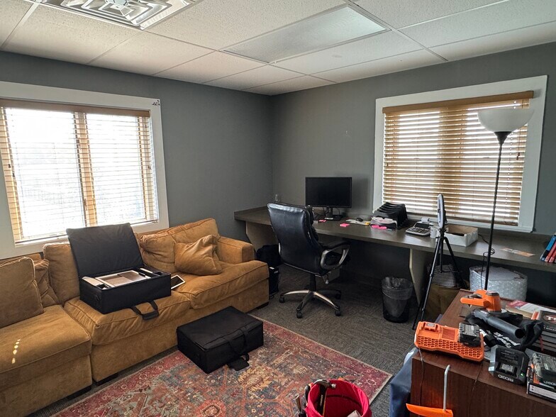 More Photos Of 118-122 Western Ave, Akron Coworking Space