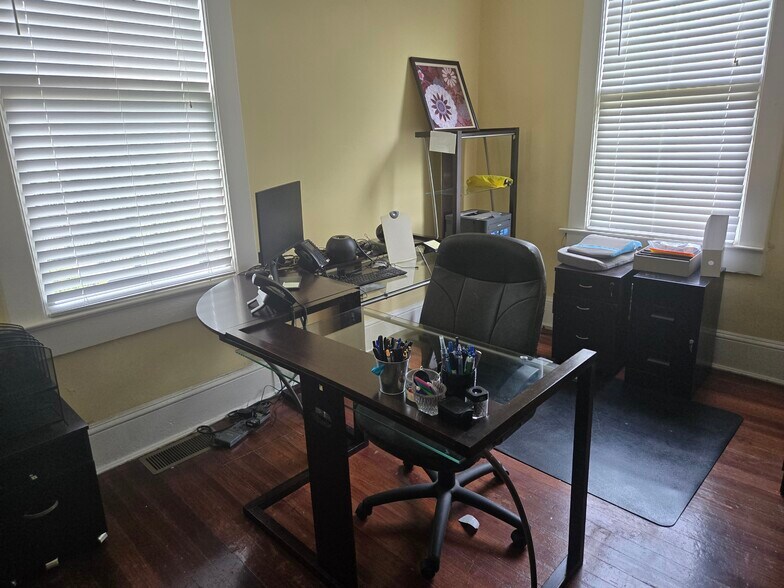 More Photos Of 3285 Main St, College Park Office Residential For Sale
