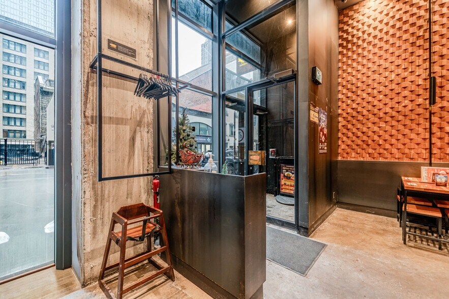 More Photos Of 1202 Av Union, Montréal Apartments For Sale