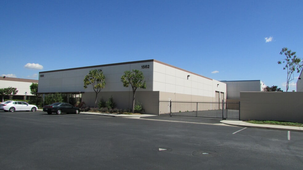 More Photos Of 1562 N Gemini Pl, Anaheim Warehouse For Lease