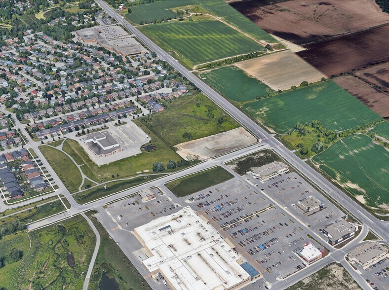 More Photos Of Woodbine Avenue & Dovedale Dr, Georgina Freestanding For Lease