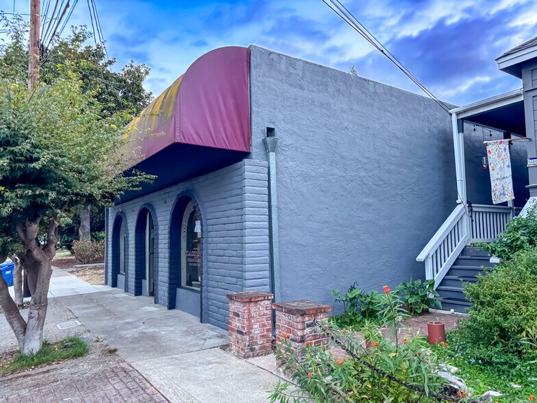 More Photos Of 1616 Alhambra Ave, Martinez Storefront For Lease