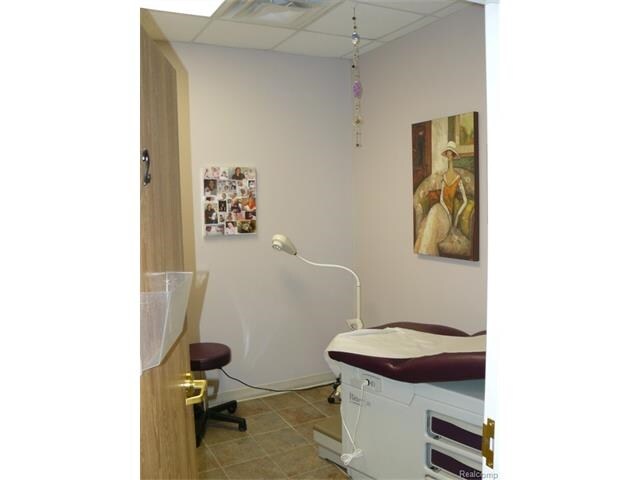More Photos Of 27500 Hoover Rd, Warren Medical For Lease