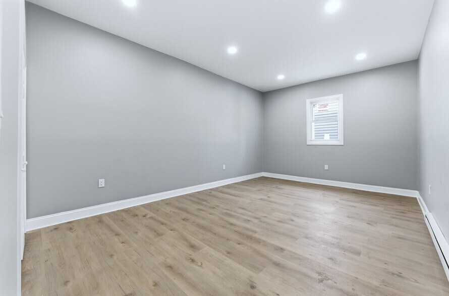 More Photos Of 615 E 22nd St, Paterson General Retail For Sale