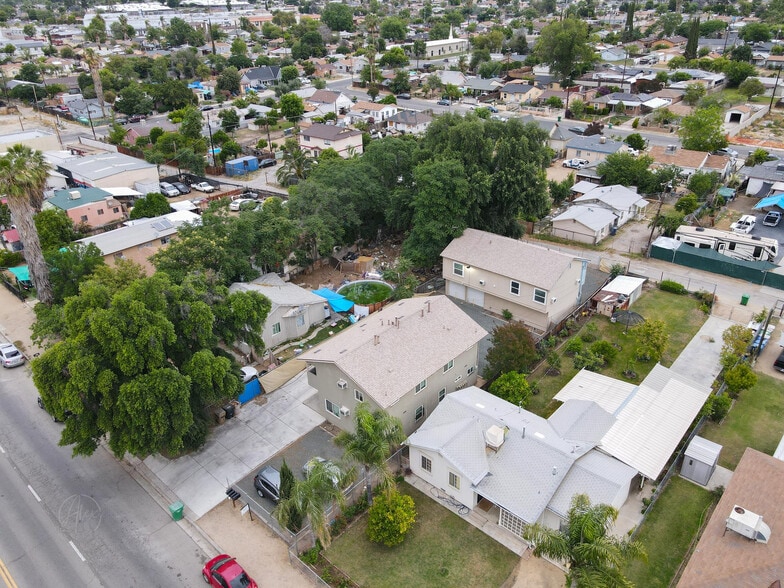 More Photos Of 2207 River Blvd, Bakersfield Apartments For Sale