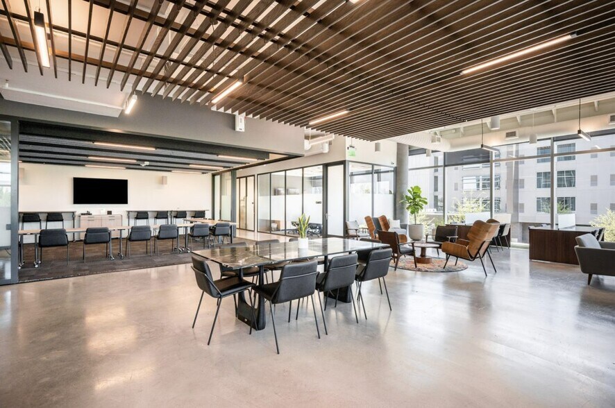 More Photos Of 2801 E Camelback Rd, Phoenix Coworking Space
