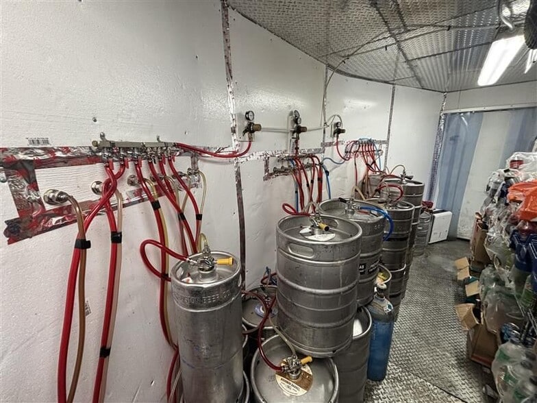 More Photos Of 6153 Massachusetts Ave, New Port Richey Freestanding For Sale