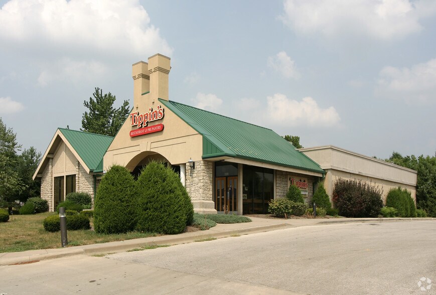 More Photos Of 8693 Bluejacket St, Lenexa Storefront Retail Office For Sale