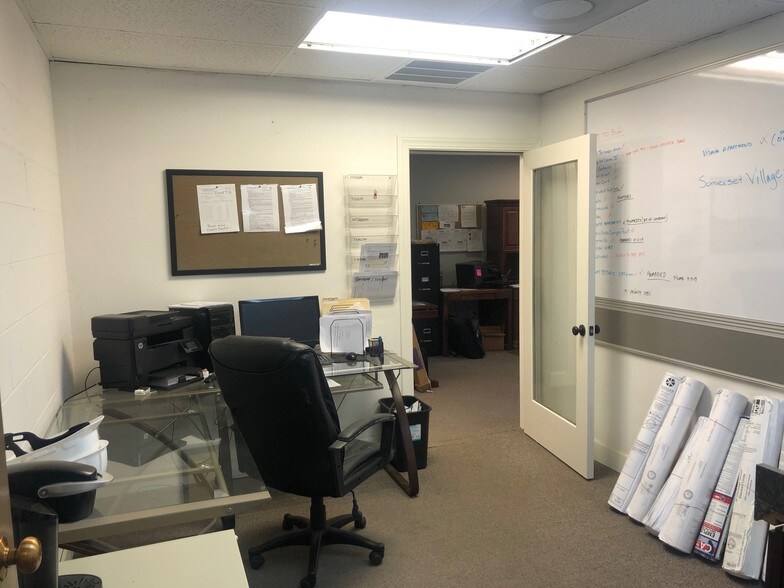 More Photos Of 5748 E Shields Ave, Fresno Warehouse For Lease