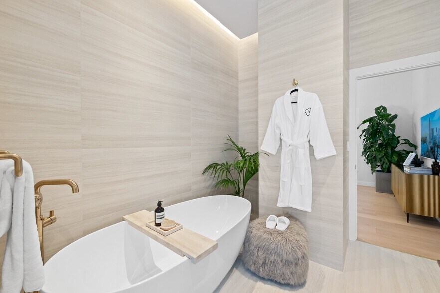 More Photos Of 315 NE 3rd Ave, Fort Lauderdale Multifamily For Sale