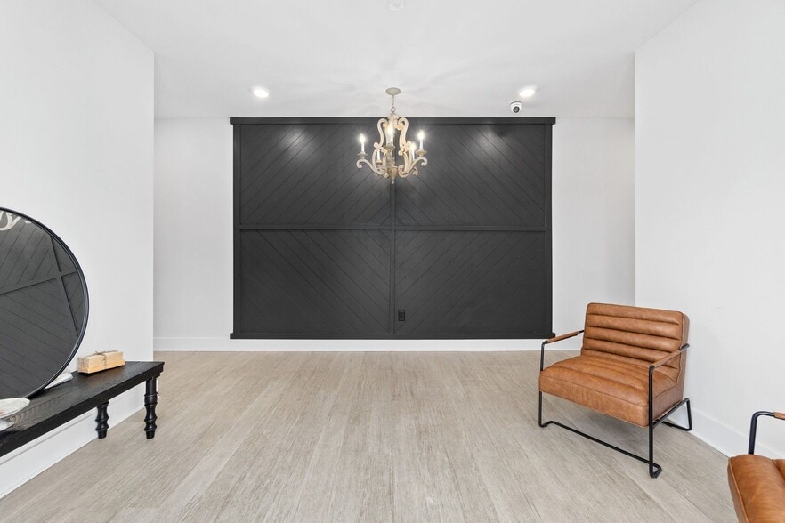 More Photos Of 2510 Pea Ridge Rd, Clarksville Office For Lease