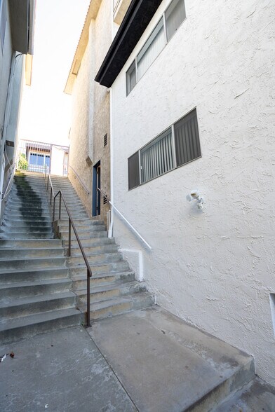 More Photos Of 363 Pershing Dr, Playa del Rey Multifamily For Sale