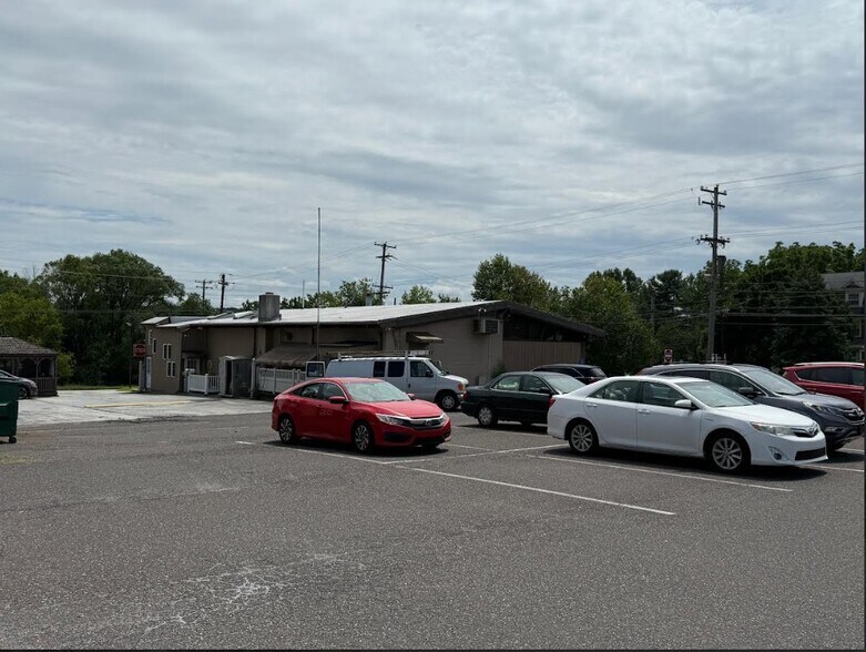 More Photos Of 3815 Ridge Pike, Collegeville General Retail For Sale