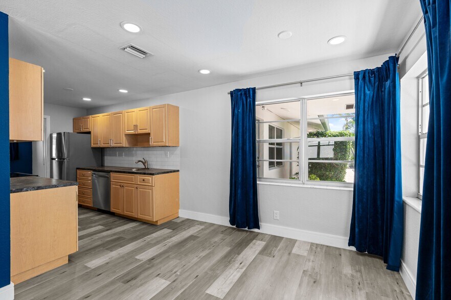 More Photos Of 1301 NE 16th Ter, Fort Lauderdale Apartments For Sale