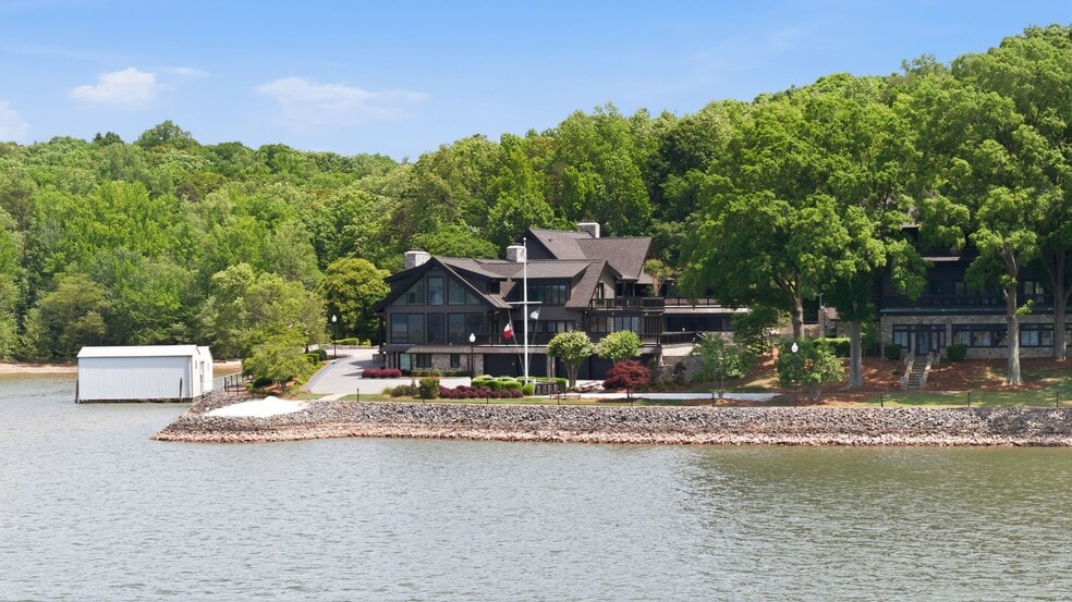 More Photos Of 9715 Nine Eagles Ln, Charlotte Specialty For Sale