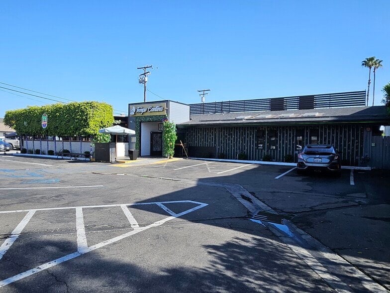 Primary Photo Of 12056 Paramount Blvd, Downey Restaurant For Sale