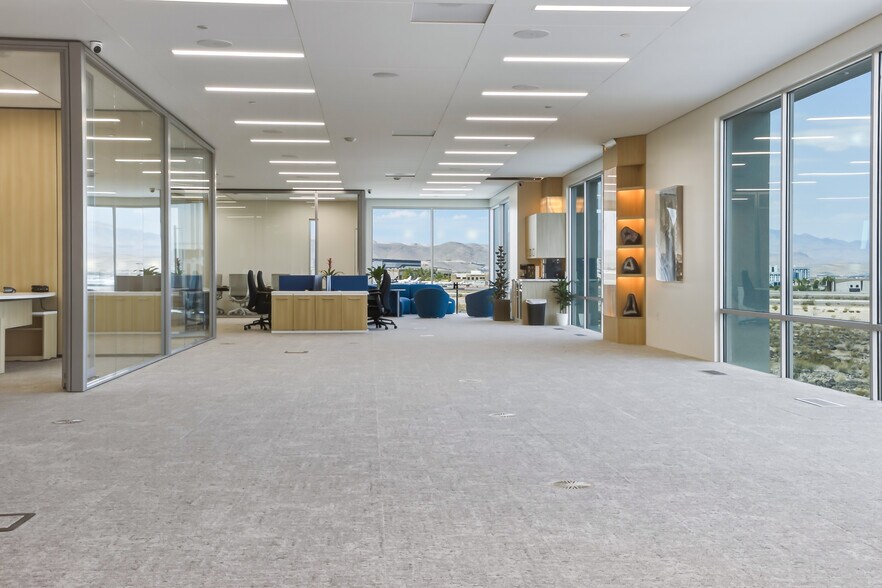 More Photos Of 1301 Seven Hills Drive, Henderson Medical For Sale